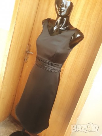 Черна елегантна рокля под коляно С, снимка 4 - Рокли - 29770554