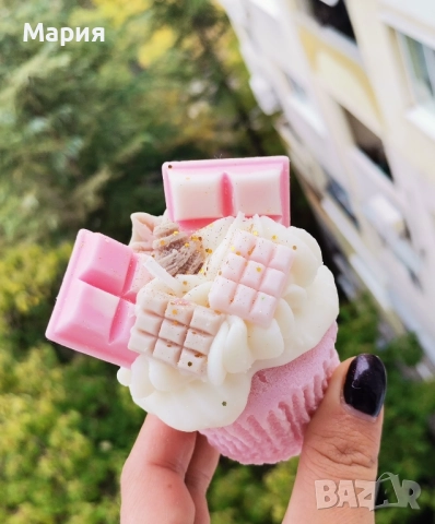 Коледни торти и мъфини свещи , снимка 3 - Декорация за дома - 52248494