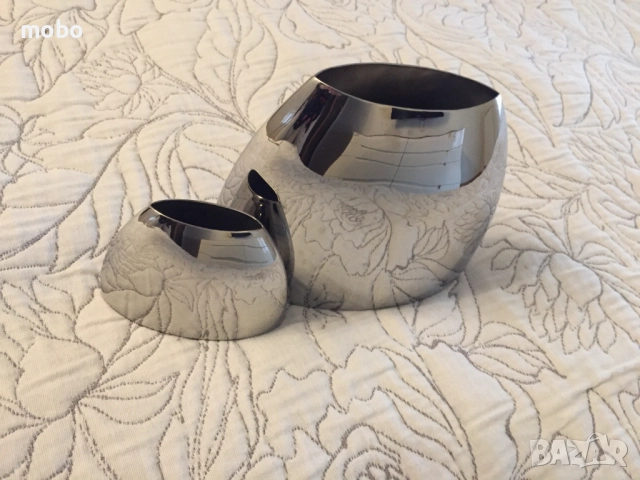 Две вази, производител PHILIPPI- Германия, материал: полирана неръждаема стомана, снимка 2 - Вази - 51975109