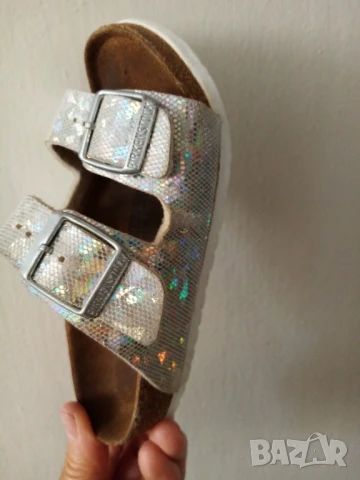 Детски сандали / чехли  Birkenstock Metallic номер 27, снимка 4 - Детски сандали и чехли - 51022263