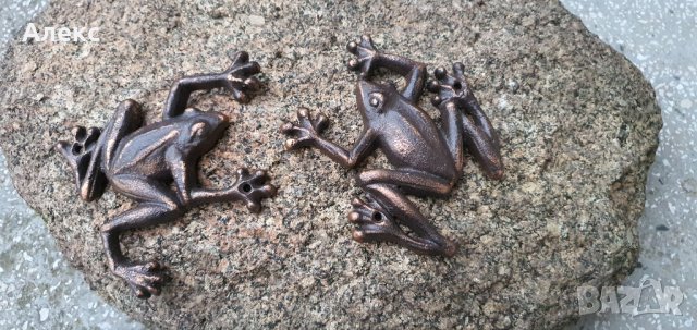 Лот масивни чугунени жаби, 660гр, снимка 3 - Градински мебели, декорация  - 31659252