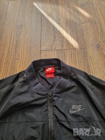 Страхотно дамско тънко  яке NIKE размер S , снимка 6 - Якета - 44176116
