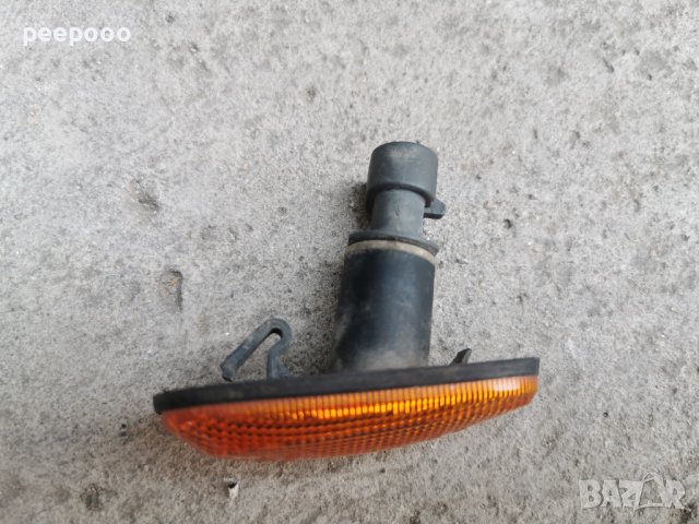 Мигач с фасонка за Опел Астра 2002 година , снимка 2 - Части - 42023239