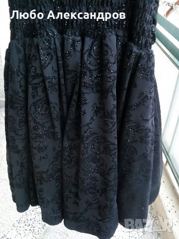 Versace. Уникално красива ластична рокля нова размер 42., снимка 4 - Рокли - 37160280