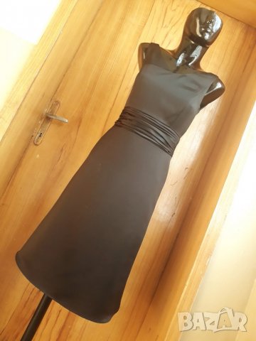 Черна елегантна рокля под коляно С, снимка 3 - Рокли - 29770554