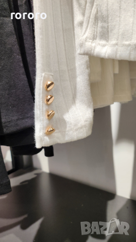 Бяла блуза, снимка 3 - Блузи с дълъг ръкав и пуловери - 44707090