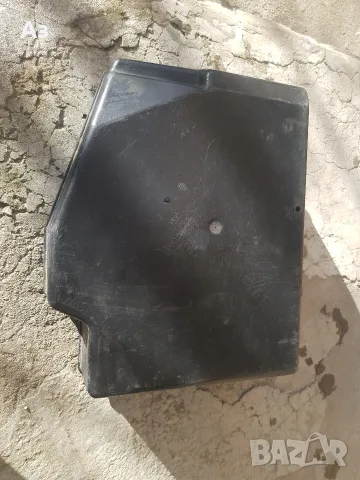 BMW E36-316,318 капак над акумулатора