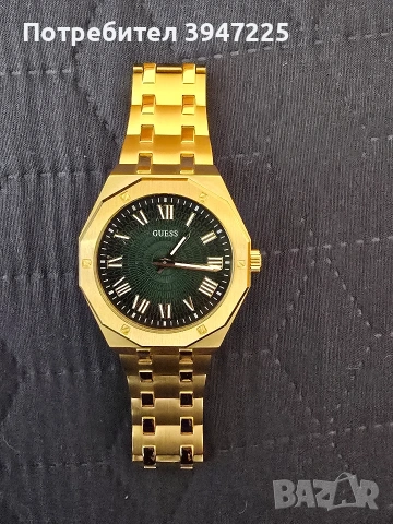 Златист часовник Guess