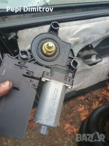 Предно ляво моторче Ел стъкла Peugeot 307  130821767 , снимка 2 - Части - 48319287