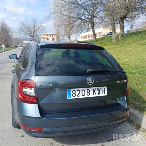 Шкода Октавия 1.5 G-TEC 2019г.Камера , снимка 4 - Автомобили и джипове - 53911262