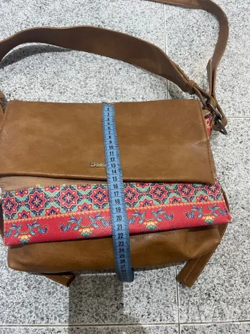 Чанта desigual, снимка 5 - Чанти - 42481312