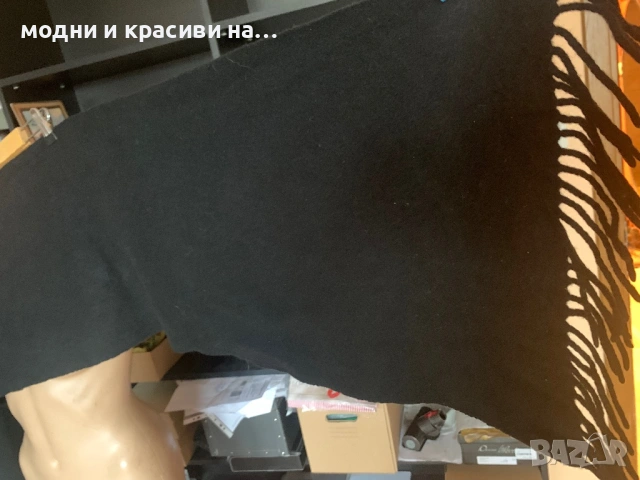 Зимен черен шал  с ресни (фина вълна virgin wool), снимка 2 - Шалове - 53056623