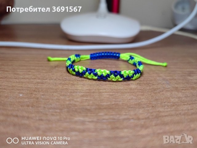 Ръчно плетени гривнички , снимка 8 - Гривни - 42538692