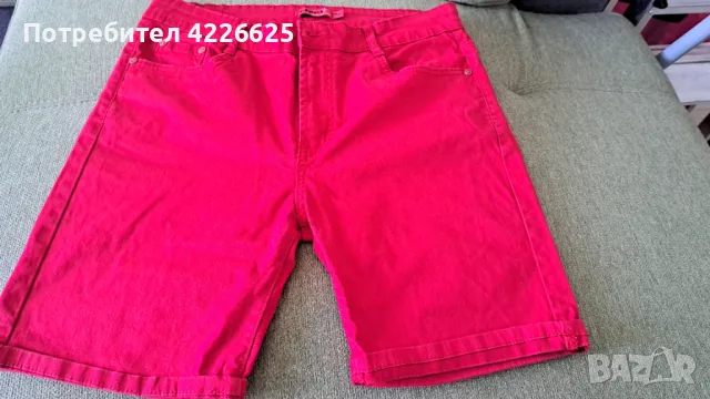 Продавам къси дънкови панталони-размер Л