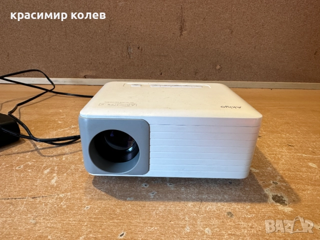 мини LED проектор "Akyio"