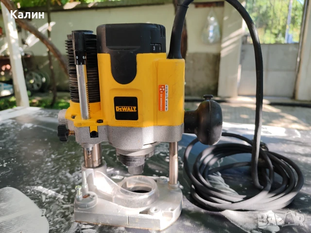  Оберфреза DeWALT DW622KT-QS, 1400W