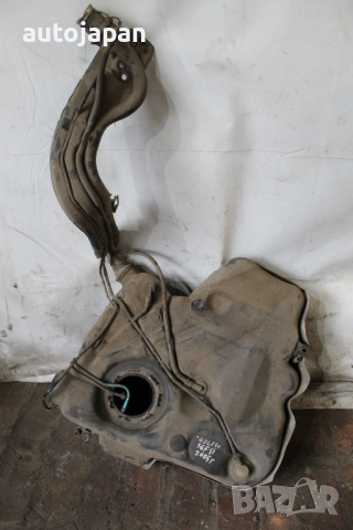 Бензинов резервоар с гърловина Фолксваген голф 5 плюс 1.6фси 05г Volkswagen golf 5 plus 1.6fsi 2005