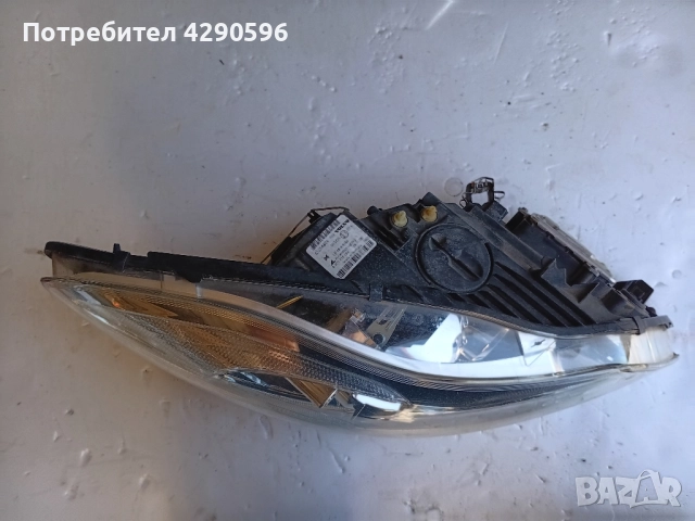 Десен фар за Volvo C30 xenon - 31214804 / 0301255282 - Волво ц30, снимка 2 - Части - 51840401