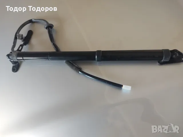 мотор за заден капак RАV 4 2014г., снимка 3 - Части - 48196986