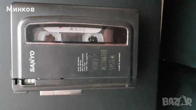 Записващ уолкман SANYO с вграден високоговорител , снимка 1