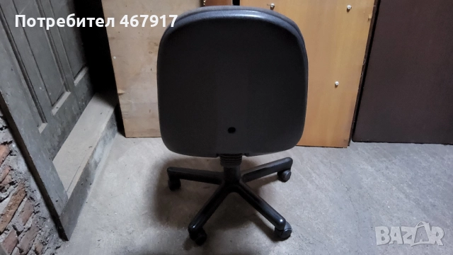 Офис стол с пластмасови колела, снимка 3 - Столове - 51646544