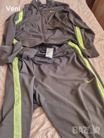Запазен Nike , снимка 3 - Спортни дрехи, екипи - 54318670