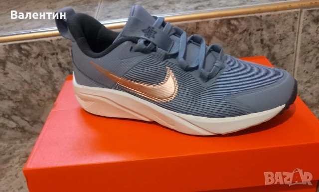 Маратонки NIKE 35 сиви