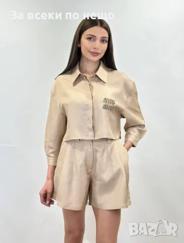 Дамски Комплект С Лого С Шити Кристали И Гравирано Лого На Всяко Копче - 3 Цвята Код A580, снимка 4 - Комплекти - 50370375