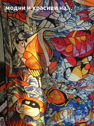 Копринен шал с десен морски свят, снимка 4 - Шалове - 52198580