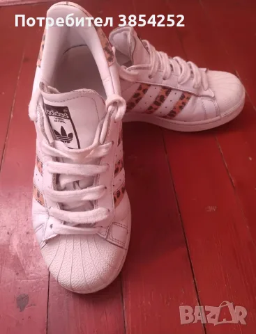 Дамски оригинални маратонки Adidas , снимка 2 - Маратонки - 55860206