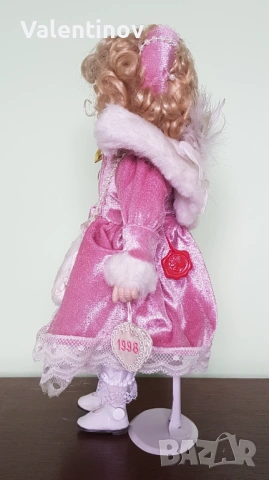 Порцеланова кукла със стойка , снимка 4 - Кукли - 53898477