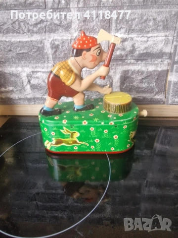 Стара метална касичка, снимка 2 - Антикварни и старинни предмети - 51866386