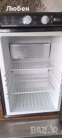 Хладилник Carvin за каравана/кемпер/, снимка 5 - Хладилни чанти - 52614140