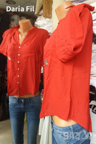 Червена риза с джобчета и остро деколте, снимка 3 - Ризи - 40231419