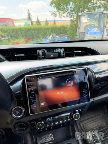 Toyota hilux 28000 km, снимка 8 - Автомобили и джипове - 56231373