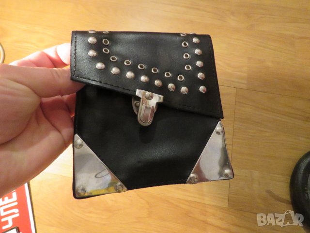 Рокерска моторджийска чантичка, чанта - красота от кожа и метал за теб