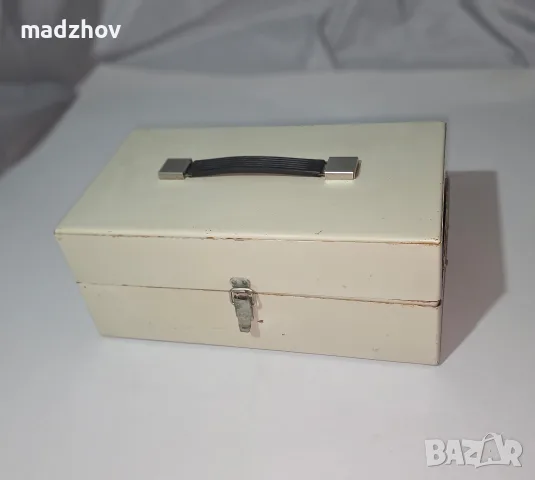 Съветска метална разтегателна кутия