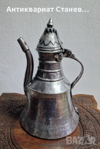 Стар автентичен ибрик 