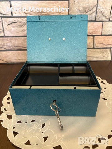Метална каса, снимка 4 - Сейфове и каси - 54318400