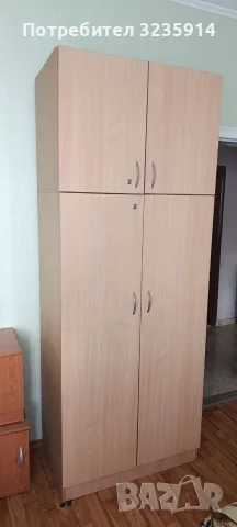 1 гардероб и 2 легла