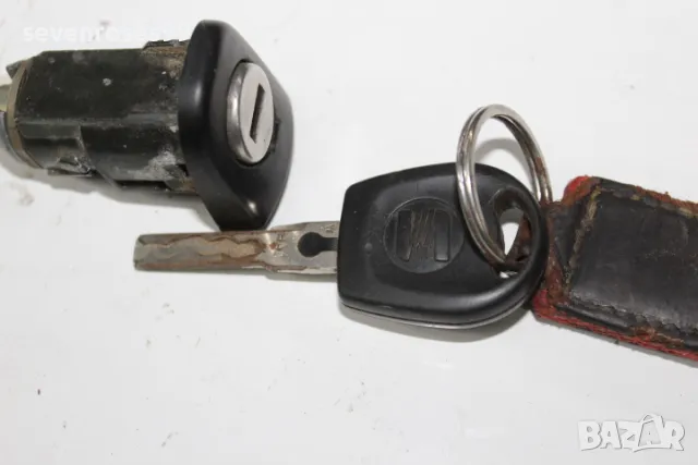 Патрон + ключ ляв Сеат Ароса 1999 Seat Arosa, снимка 4 - Части - 48841132