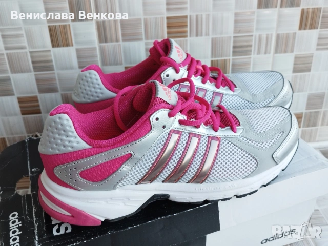 Дамски обувки номер 40 и 41. Сандали равни и нисък ток маратонки Адидас Adidas , снимка 14 - Сандали - 53969023