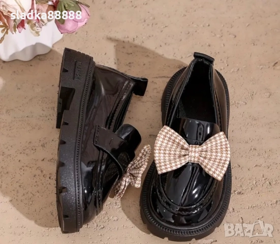 Обувки за момиче