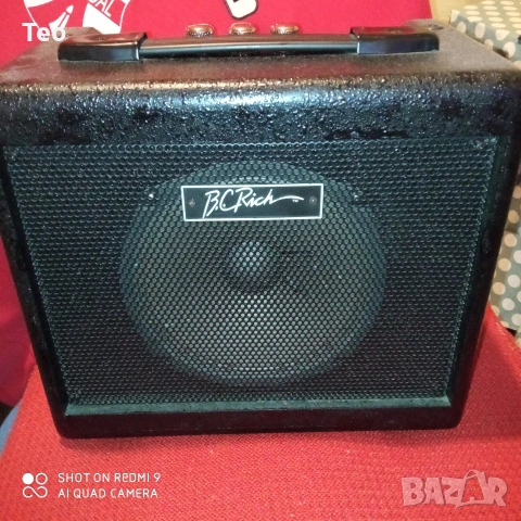 Много рядък усилвател за китара B.C. Rich BCL10