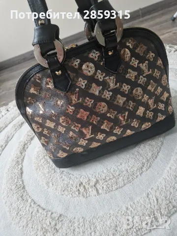 Дамска чанта Lui Vuitton, снимка 5 - Чанти - 49120041