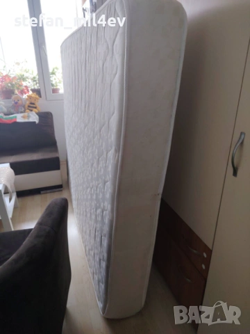 Двулицев матрак на марката 'Стела'