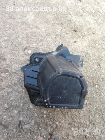 Продавам -пласмасов предпазител за горивен филтър -нисан  нв 200- Nissan NV-200 evaliaОЕ   -NISSAN  , снимка 4 - Части - 51827623