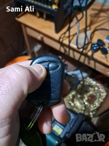 Продавам лот от различни видове автомобилни ключове (заготовки) и дистанционни, снимка 7 - Аксесоари и консумативи - 53918296