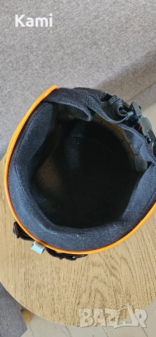 Ски каска Uvex с твърди уши + очила, снимка 11 - Зимни спортове - 53934514