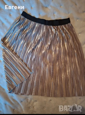 Плисирана дамска пола